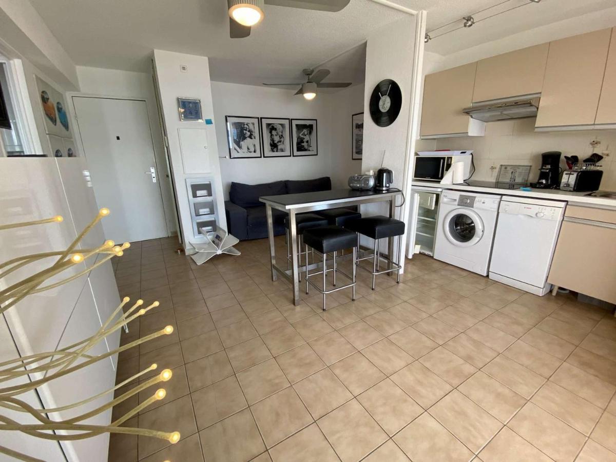 Superbe Apt 2P Front De Mer Pour 4 Pers Avec Terrasse - Cavalaire-Sur-Mer - Fr-1-226B-162 Bagian luar foto