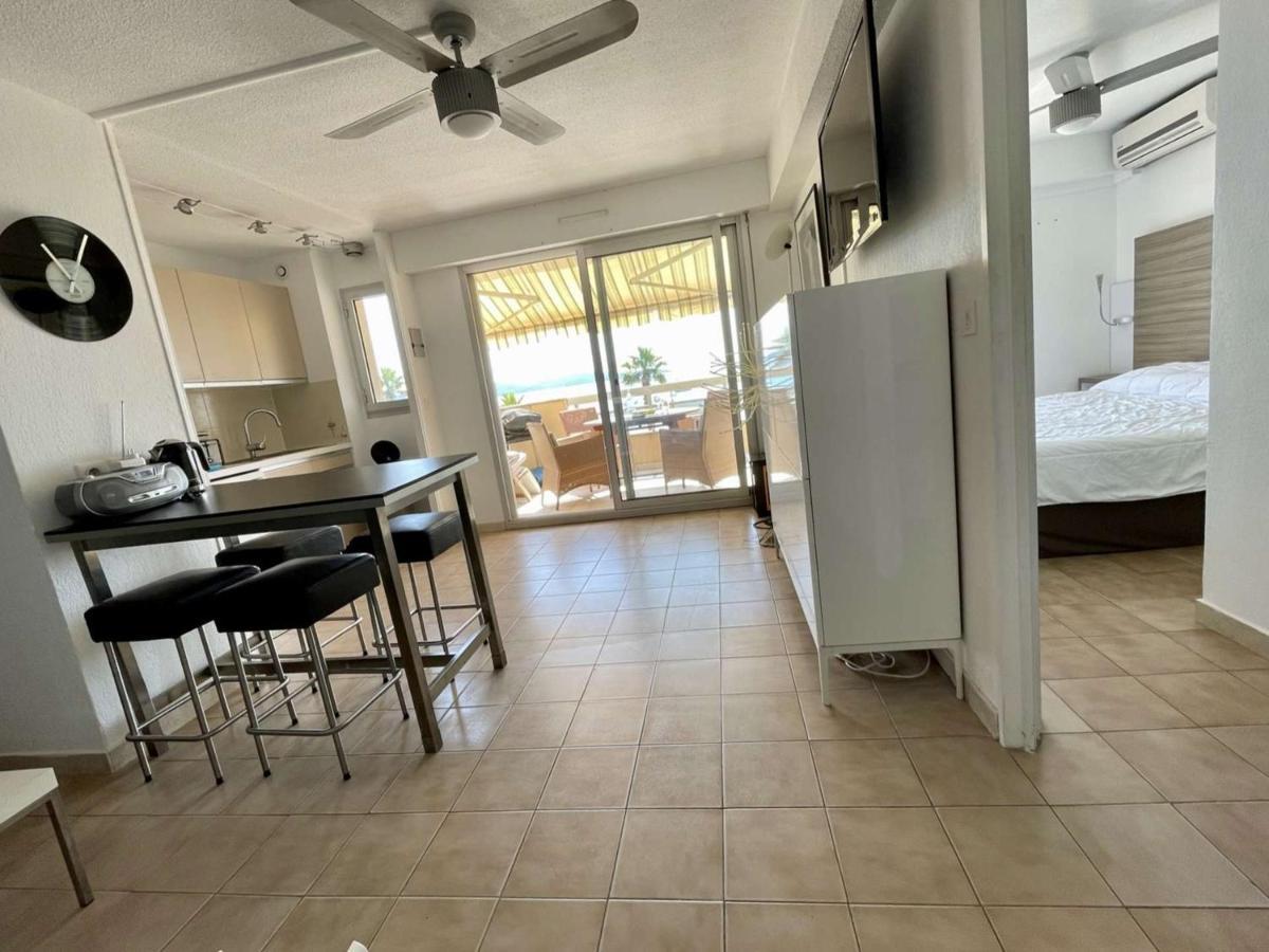 Superbe Apt 2P Front De Mer Pour 4 Pers Avec Terrasse - Cavalaire-Sur-Mer - Fr-1-226B-162 Bagian luar foto