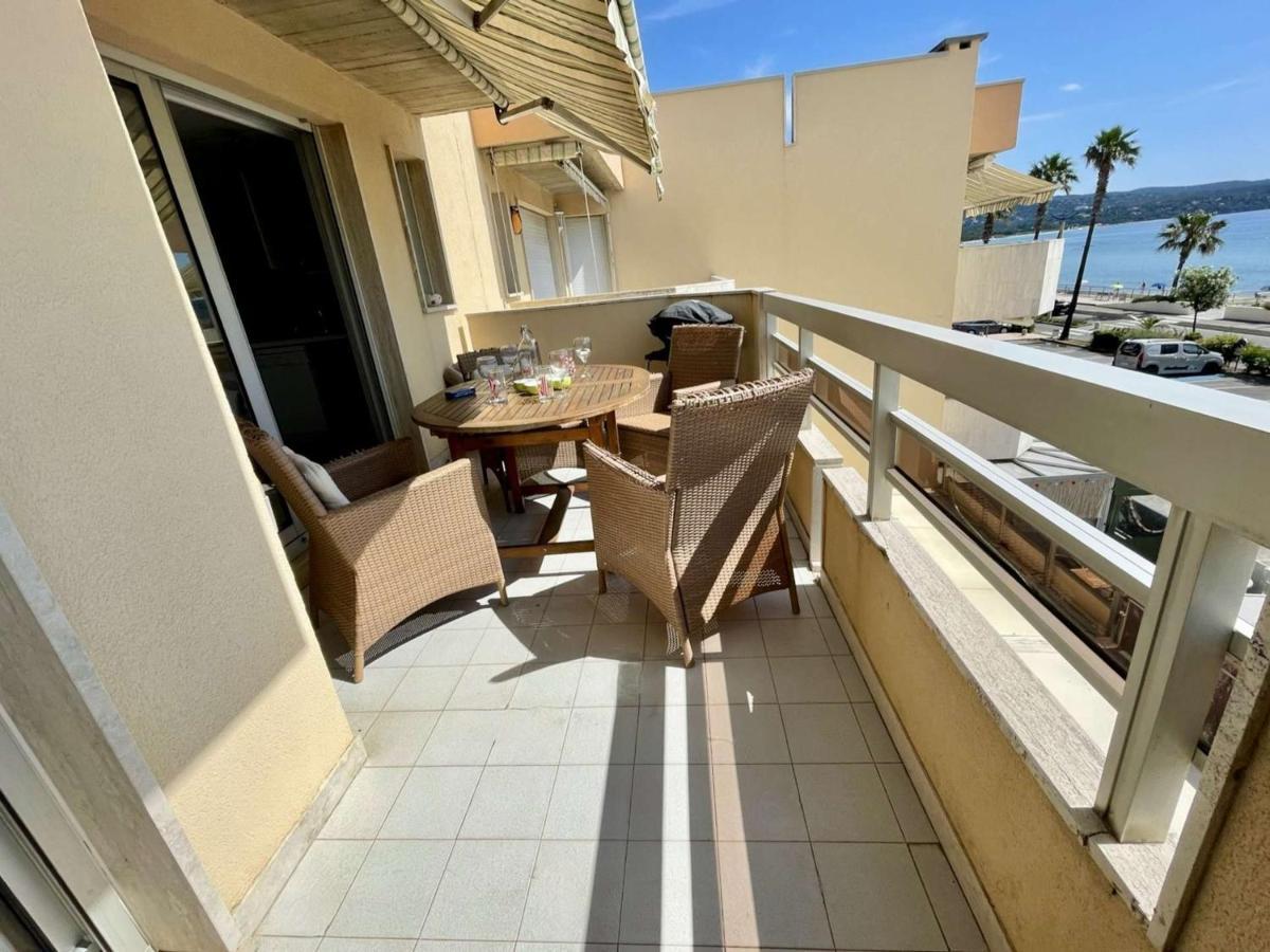 Superbe Apt 2P Front De Mer Pour 4 Pers Avec Terrasse - Cavalaire-Sur-Mer - Fr-1-226B-162 Bagian luar foto